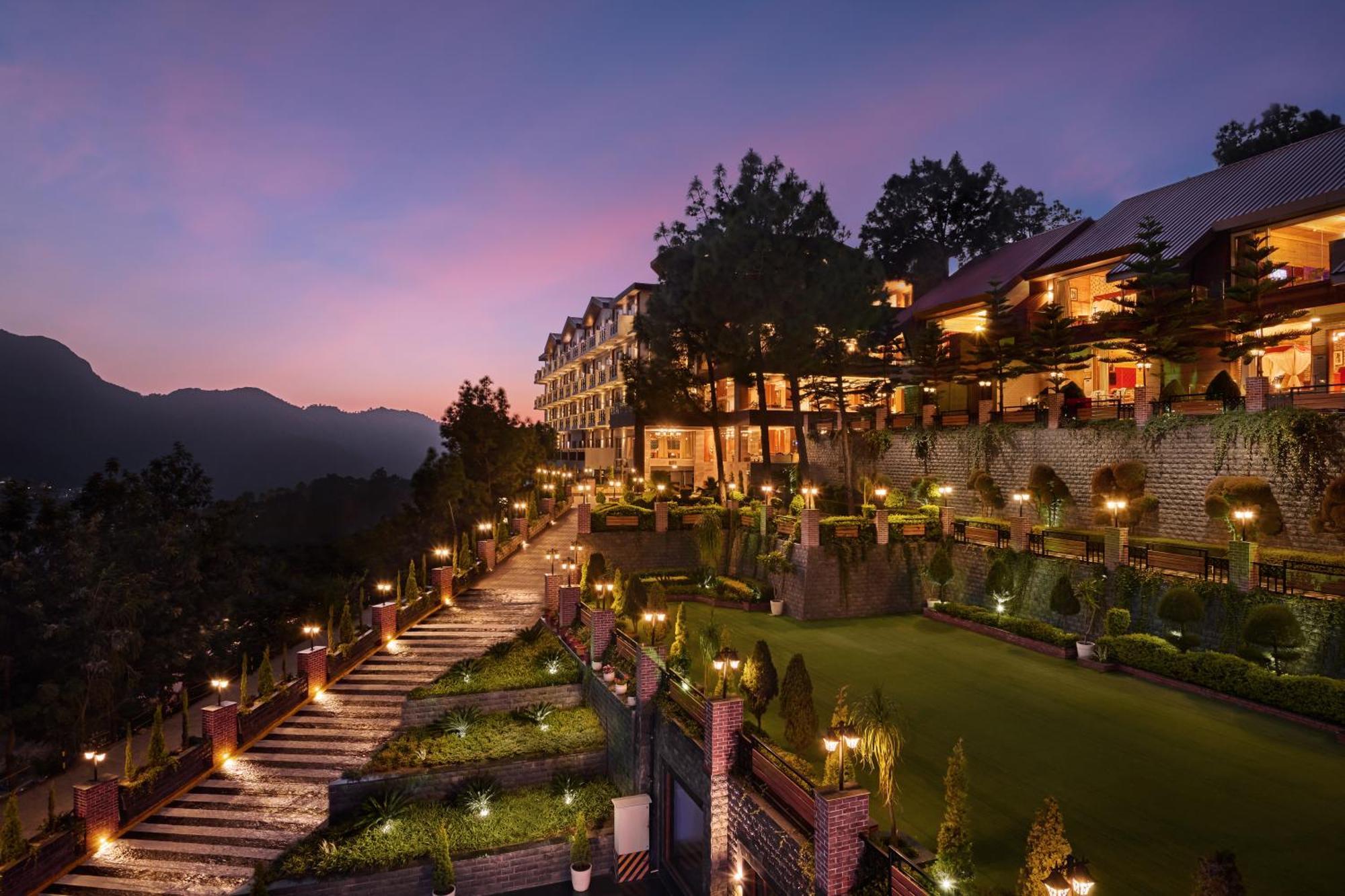 ホテル Deventure Shimla Hills Kandāghāt エクステリア 写真