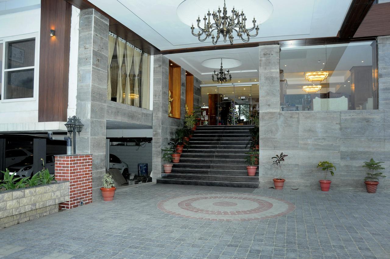 ホテル Deventure Shimla Hills Kandāghāt エクステリア 写真